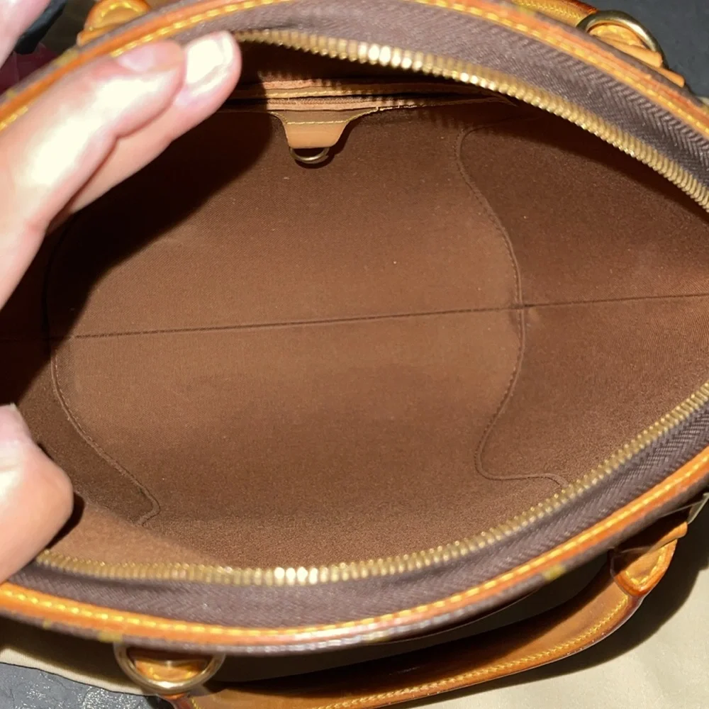 Preloved Louis Vuitton logos Ellipsi monogram hand bag great condition - Picture 11 of 15